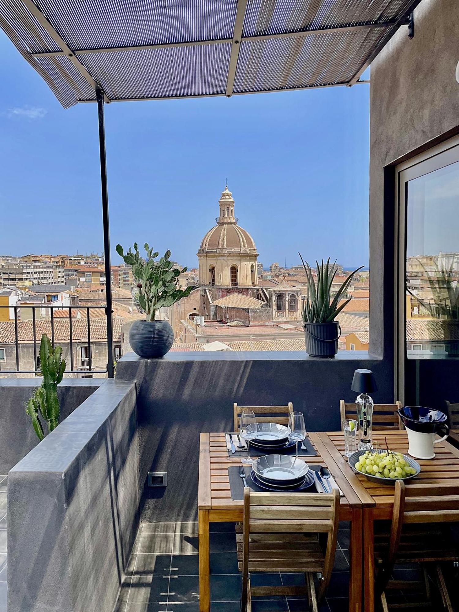 Appartamento Design With Amazing View Over
