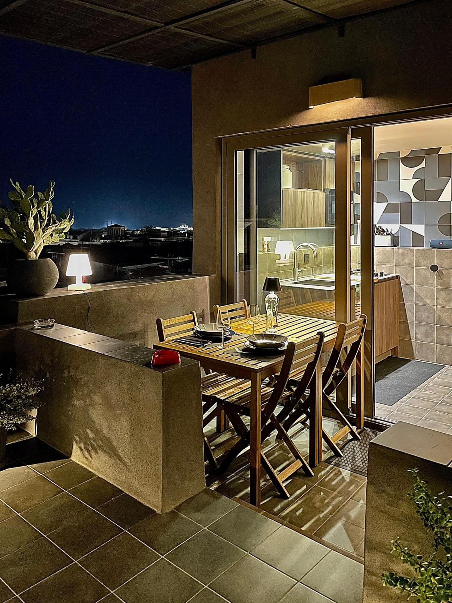 Design With Amazing View Over Appartamento Aeroporto di Catania Fontana Rossa